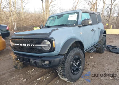 2023 Ford Bronco Wildtrak z USA, uszkodzony, nr VIN 1FMEE5DP6PLB86742